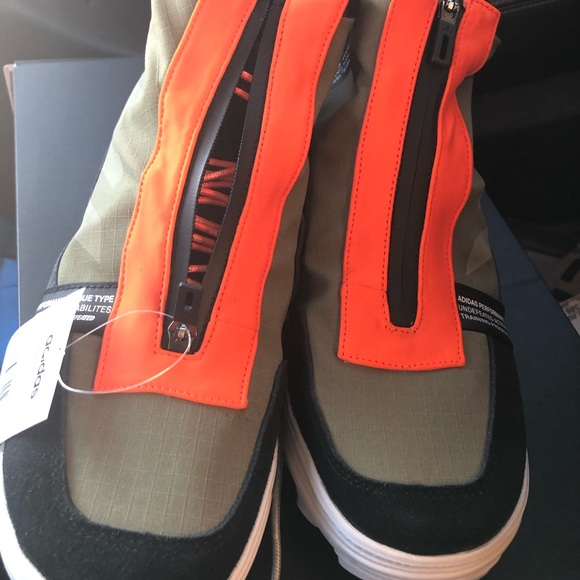 Adidas GSG9-UNDEFEATED - Picture 6 of 8